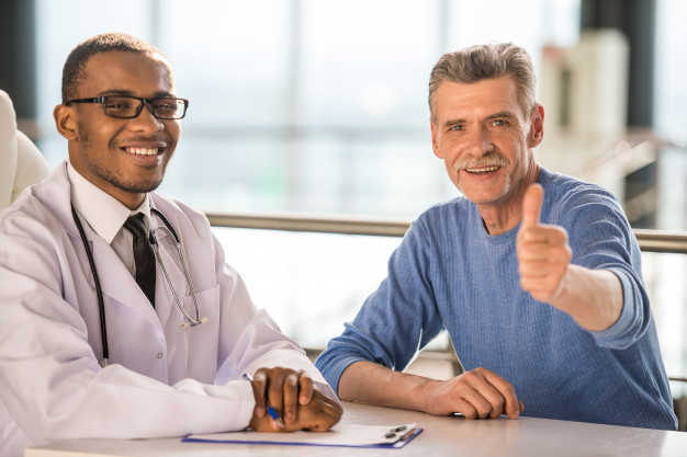 doctor-patient-smiling-thumbs-up_85574-11642